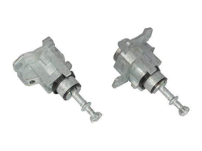 Toyota Hiace első ajtó zárbetét, zárhenger készlet