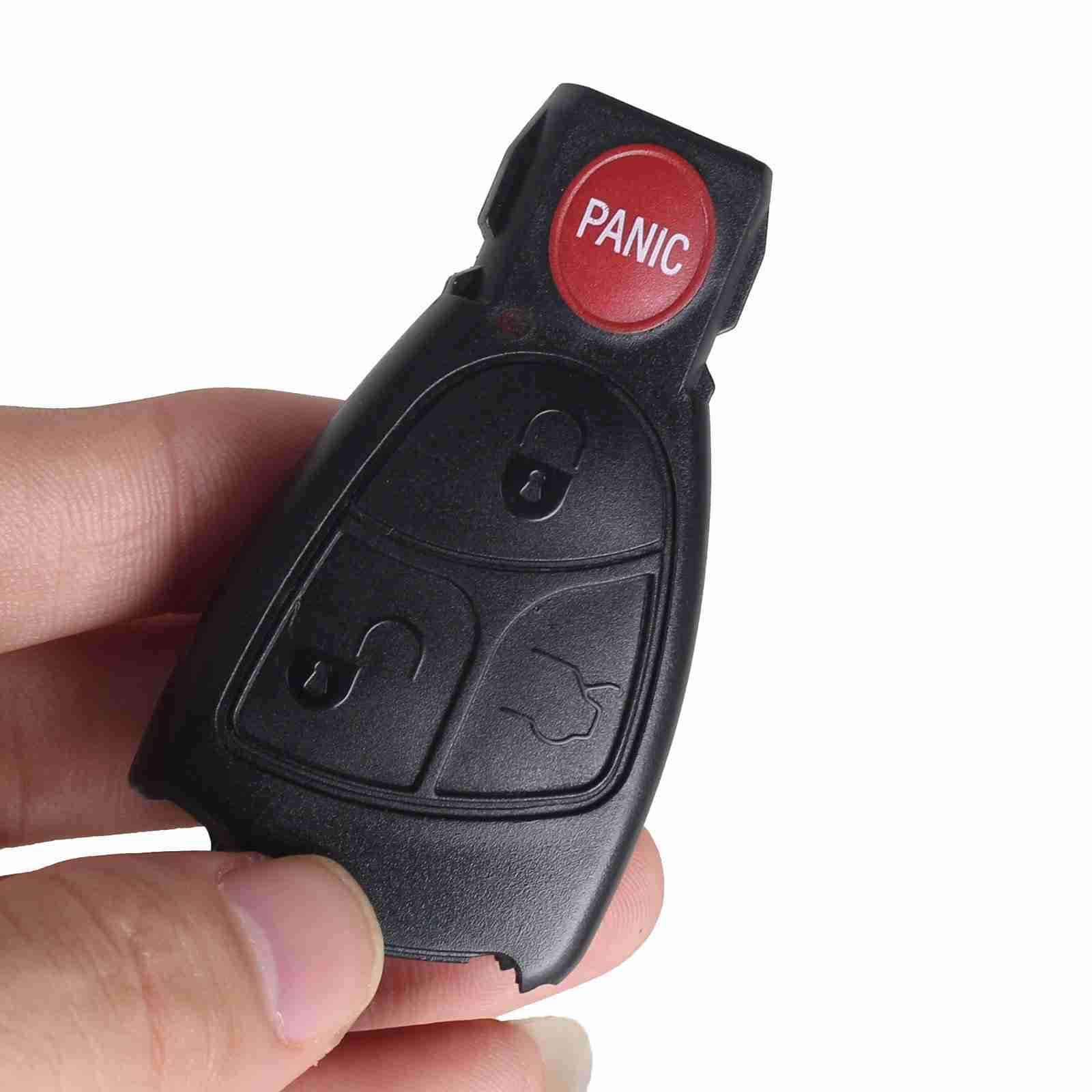 Fekete színű, 3 gombos Mercedes kulcsház piros színű PANIC gombbal.